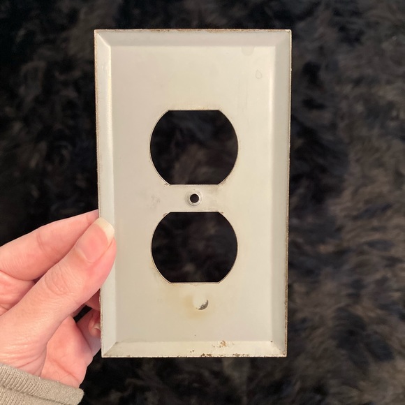 Vintage Wall Outlet Cover Plate - Picture 3 of 5
